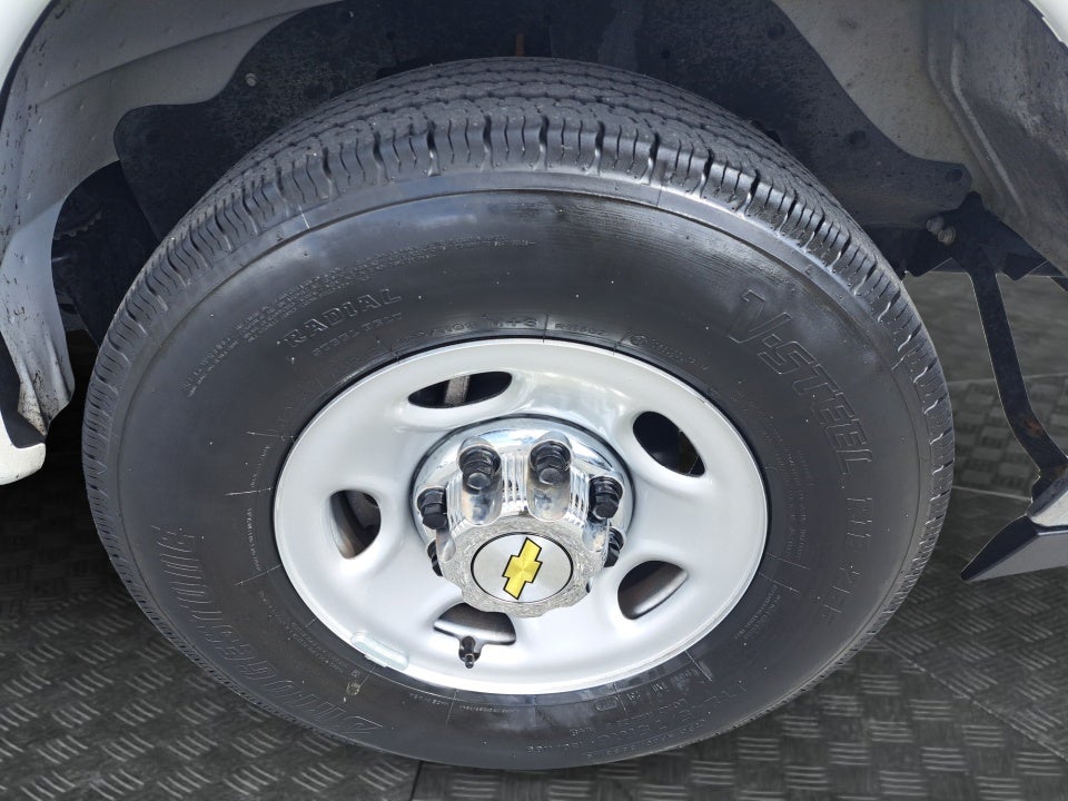 2024 Chevrolet Express Passenger RWD 3500 Extended Wheelbase LT