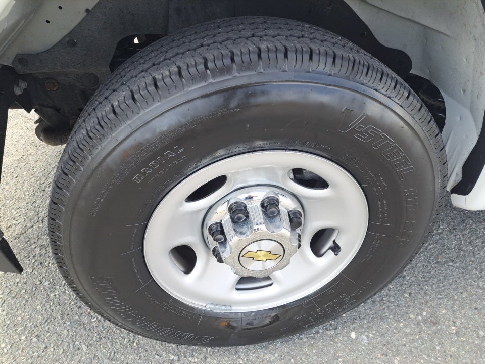 2024 Chevrolet Express Passenger RWD 3500 Extended Wheelbase LT