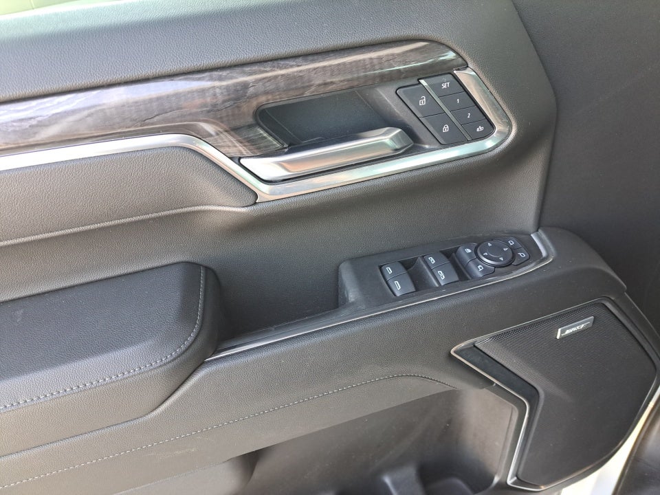 2025 Chevrolet Silverado 1500 4WD Crew Cab Short Bed LTZ