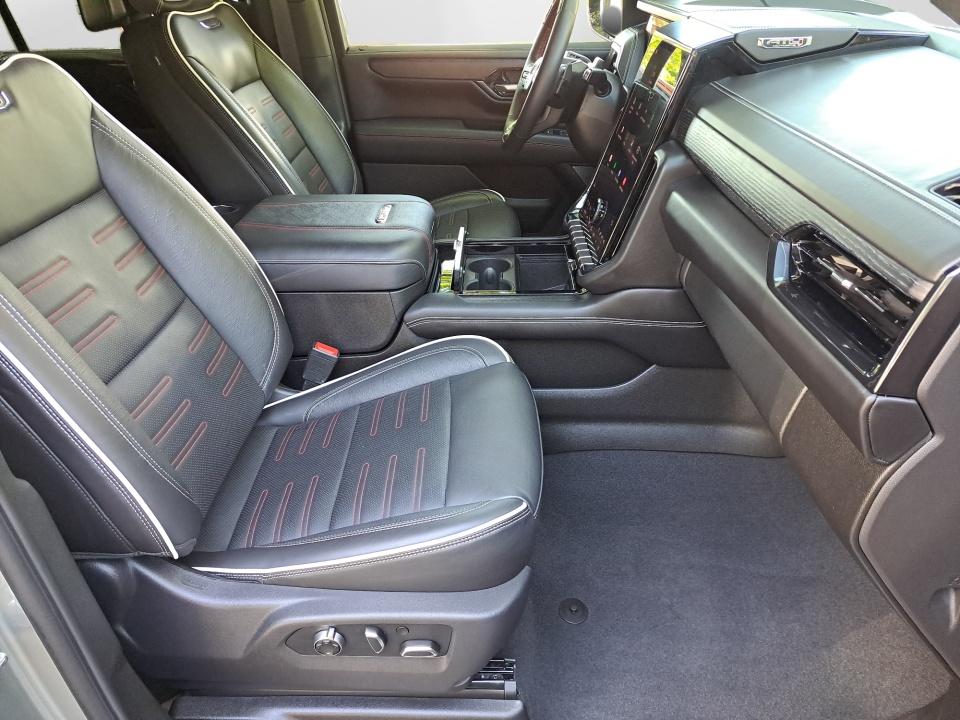 2025 GMC Yukon XL AT4 Ultimate