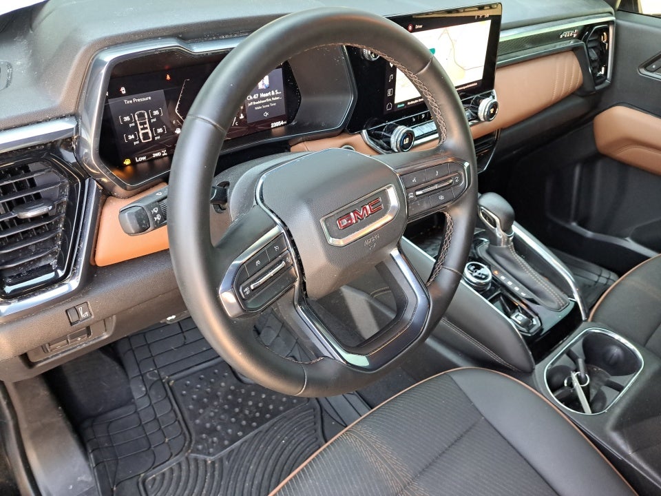 2024 GMC Canyon 4WD AT4