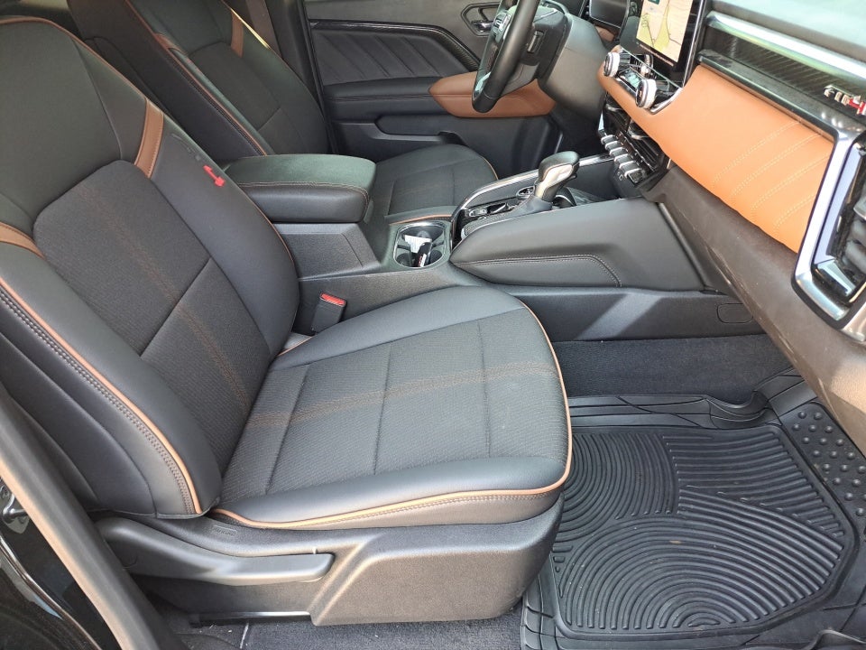 2024 GMC Canyon 4WD AT4