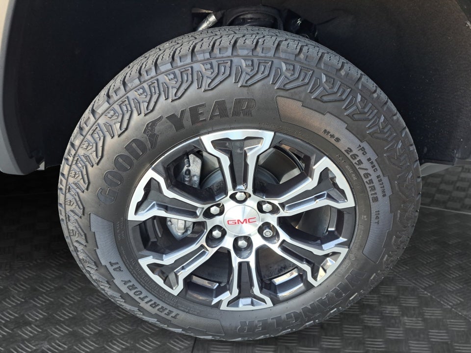 2024 GMC Canyon 4WD AT4