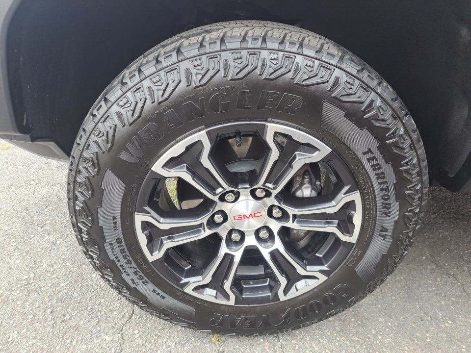 2024 GMC Canyon 4WD AT4