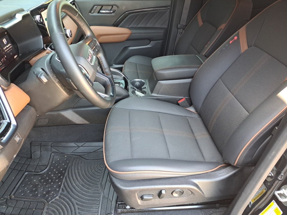 2024 GMC Canyon 4WD AT4