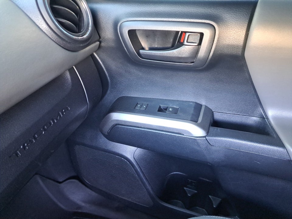 2016 Toyota Tacoma SR5