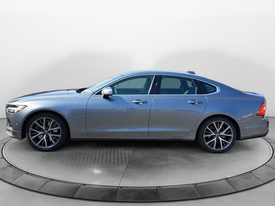 2017 Volvo S90 Momentum