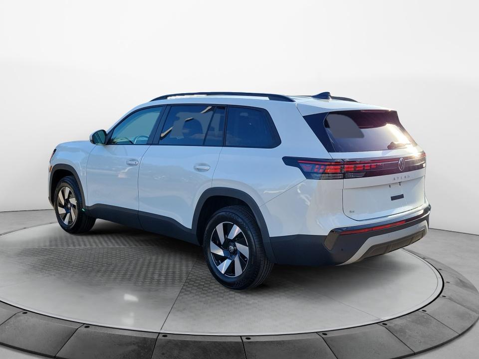 2027 Volkswagen Atlas SE