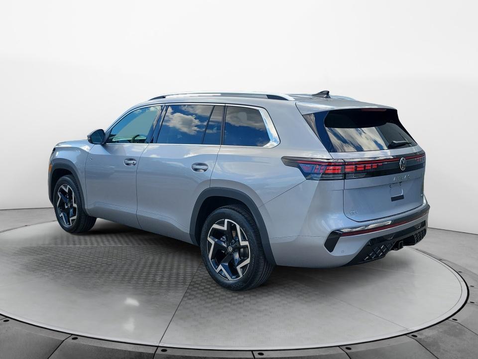 2027 Volkswagen Atlas SEL R-Line