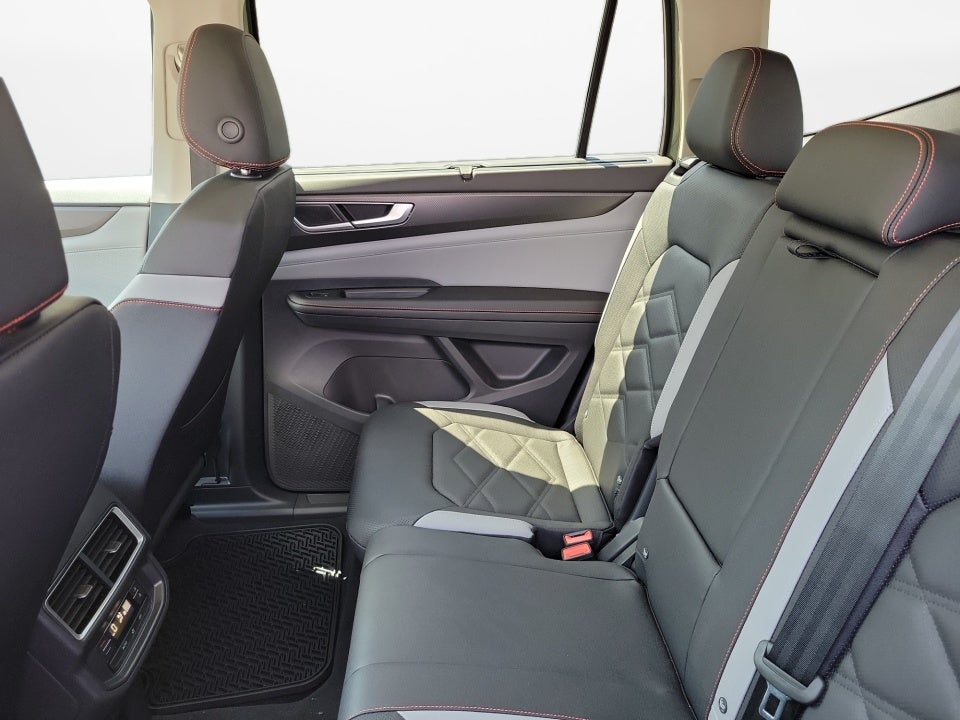2026 Volkswagen Atlas Peak Edition