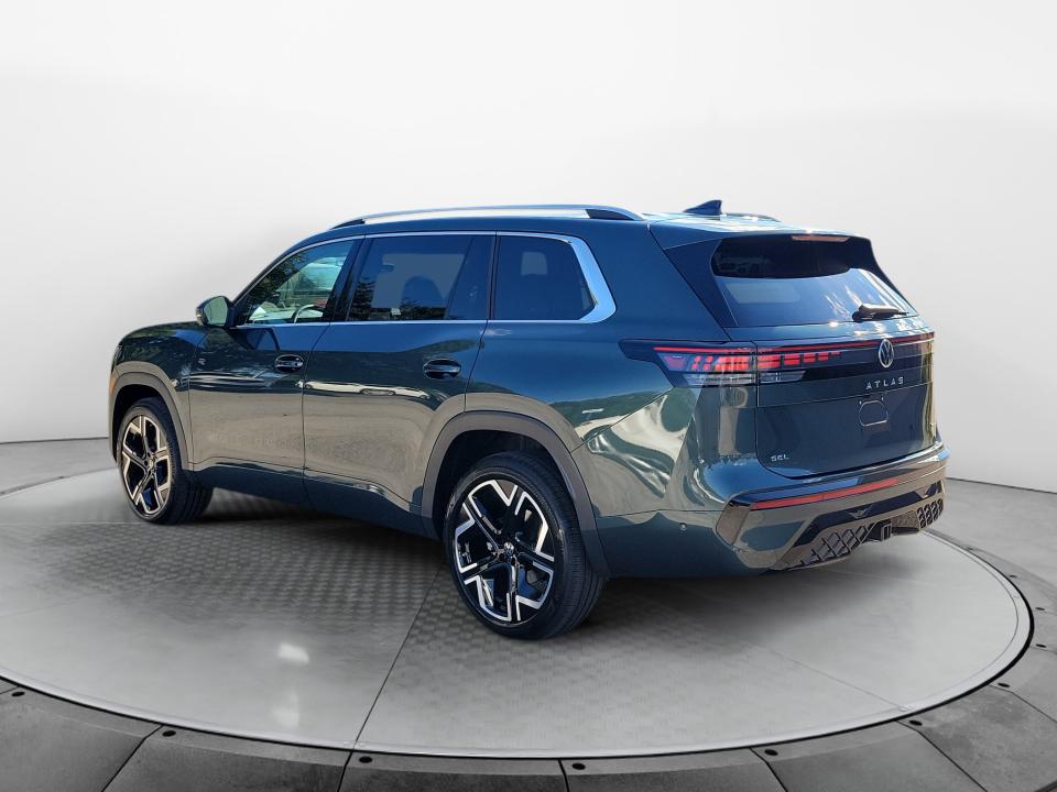 2027 Volkswagen Atlas SEL Premium R-Line