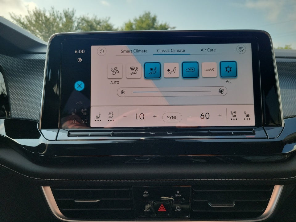 2026 Volkswagen Atlas Cross Sport 2.0T SEL Premium R-Line
