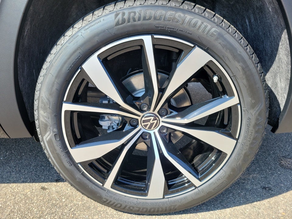 2026 Volkswagen Atlas SEL Premium R-Line