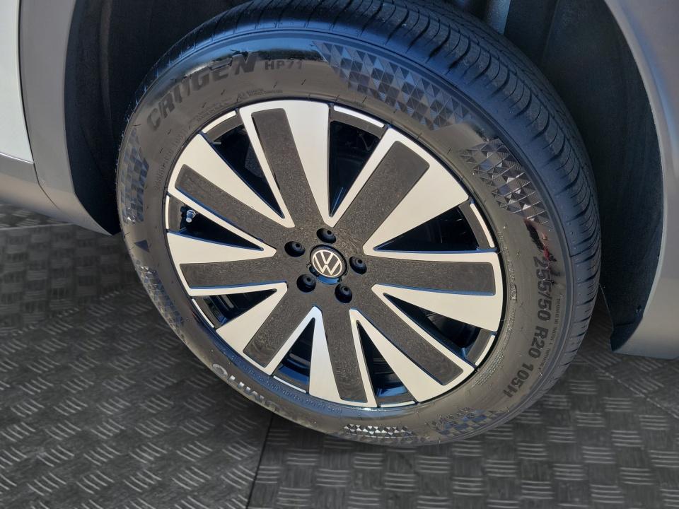 2027 Volkswagen Atlas SE w/Technology