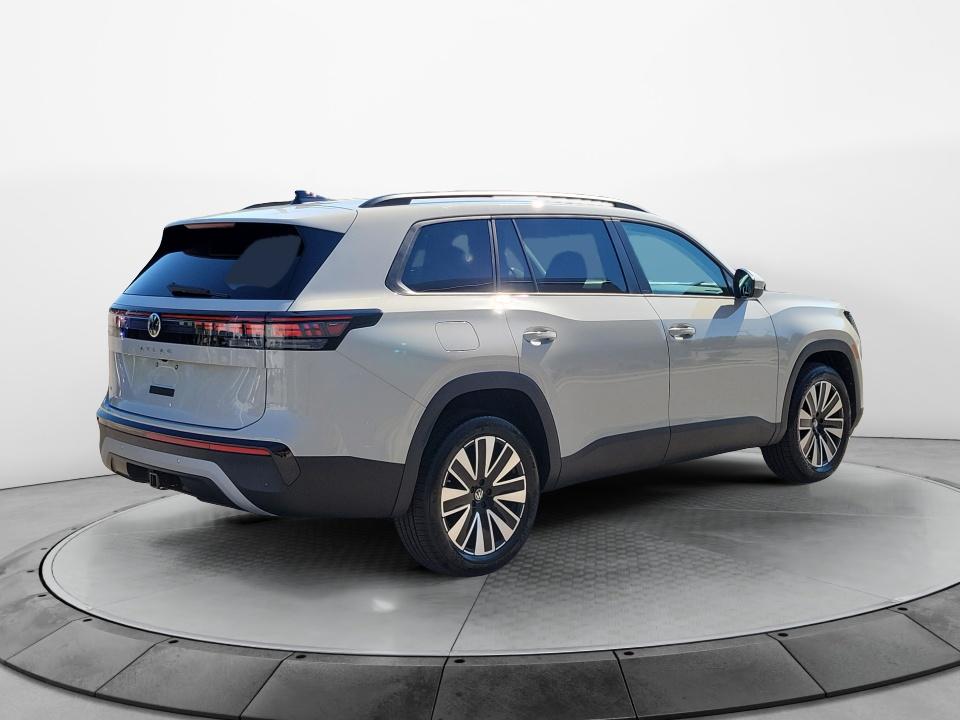 2027 Volkswagen Atlas SE w/Technology