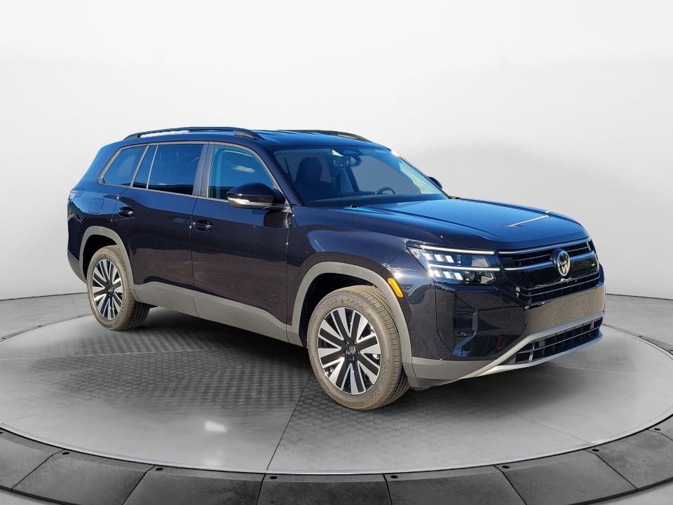 2027 Volkswagen Atlas SE w/Technology