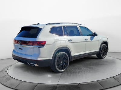 2026 Volkswagen Atlas SE with Technology
