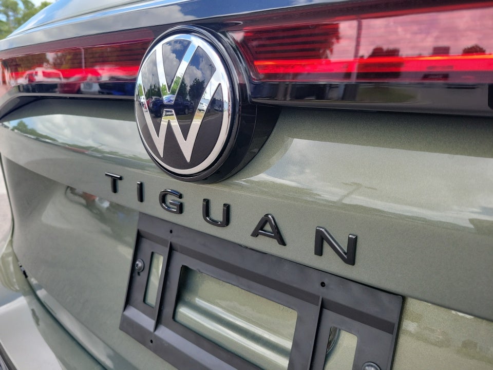 2026 Volkswagen Tiguan SE R-Line Black