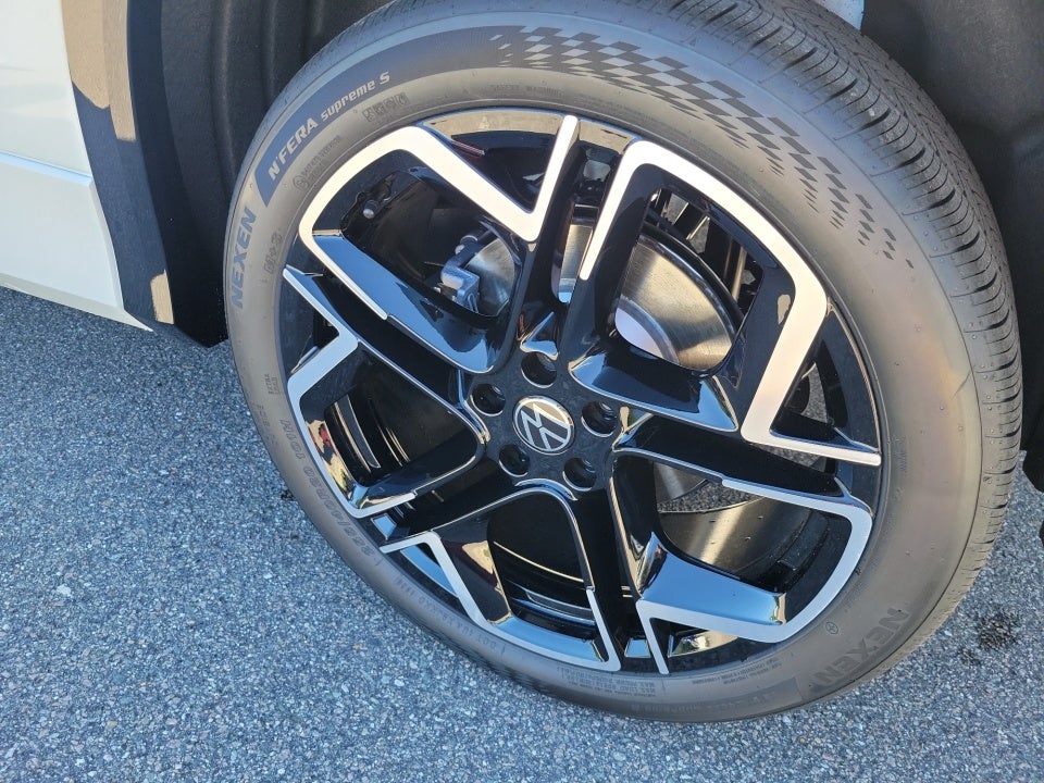 2026 Volkswagen Tiguan SEL R-Line Turbo