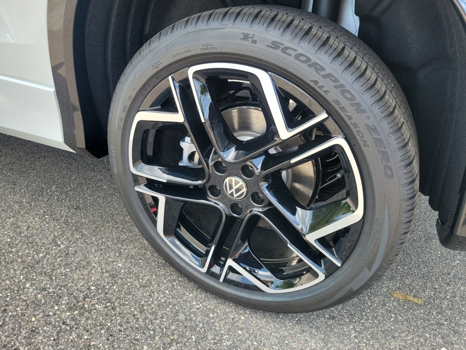 2026 Volkswagen Tiguan SEL R-Line Turbo