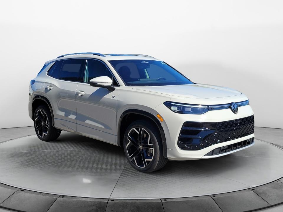2027 Volkswagen Tiguan SEL R-Line Turbo