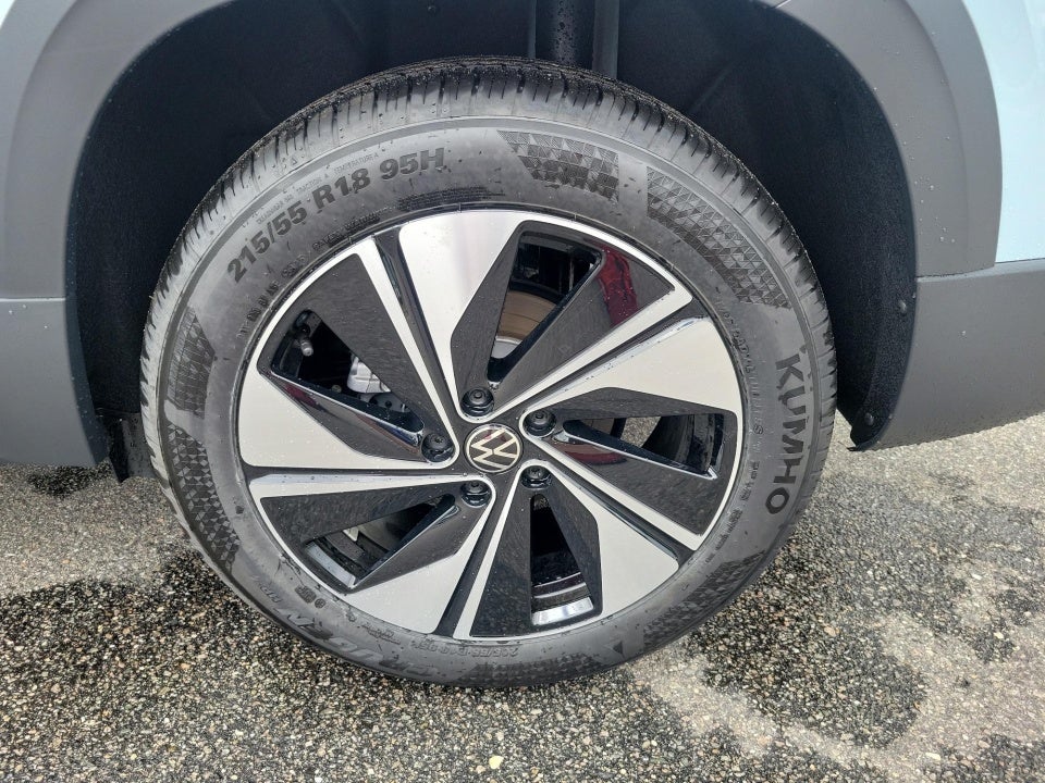 2026 Volkswagen Taos SE