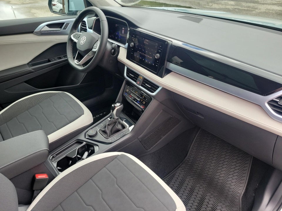 2026 Volkswagen Taos SE
