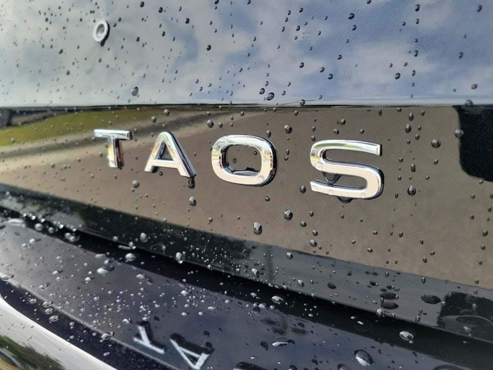 2026 Volkswagen Taos SE