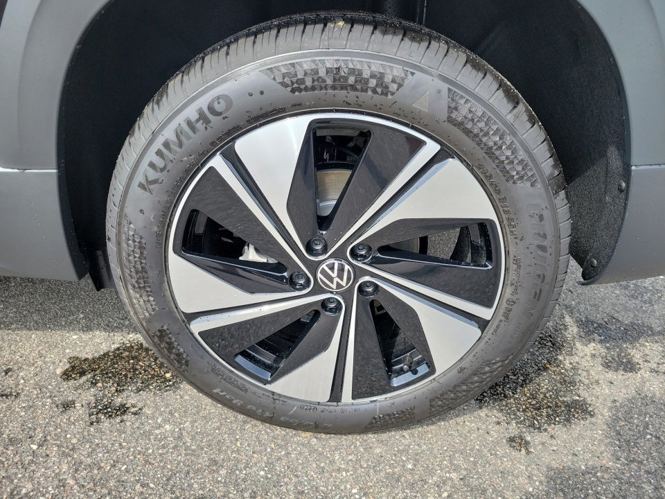 2026 Volkswagen Taos SE