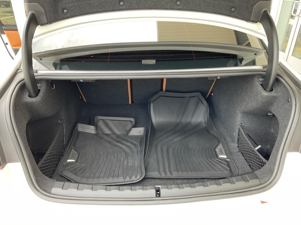2022 BMW 330i 330i