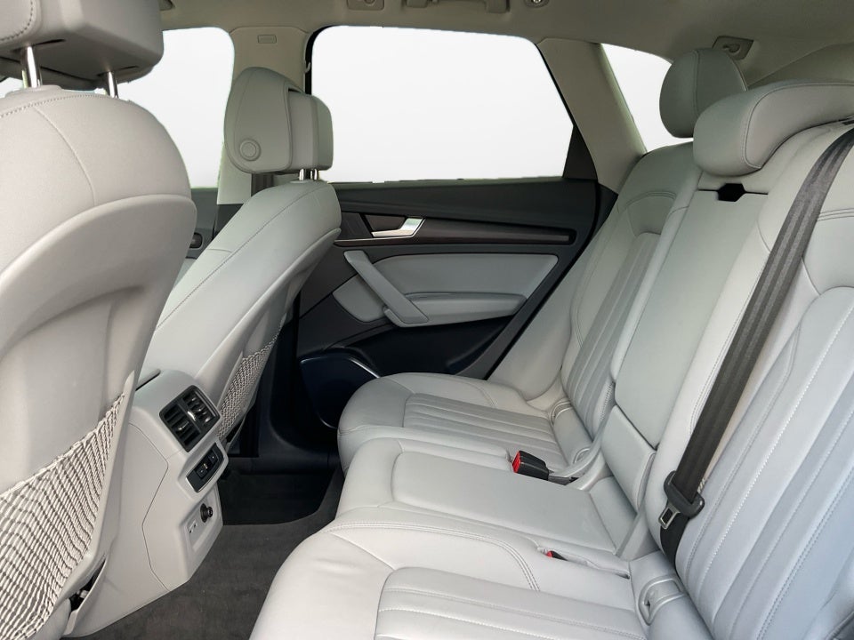 2022 Audi Q5 S line Premium