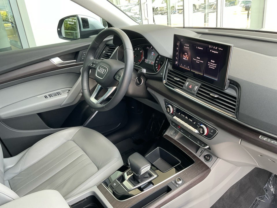 2022 Audi Q5 S line Premium