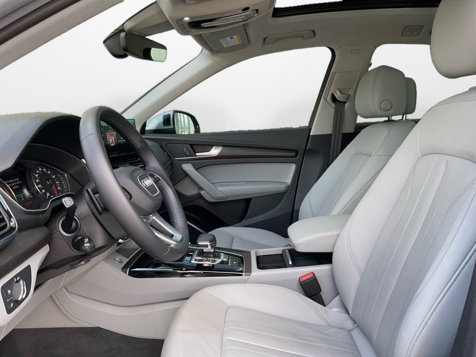 2022 Audi Q5 S line Premium