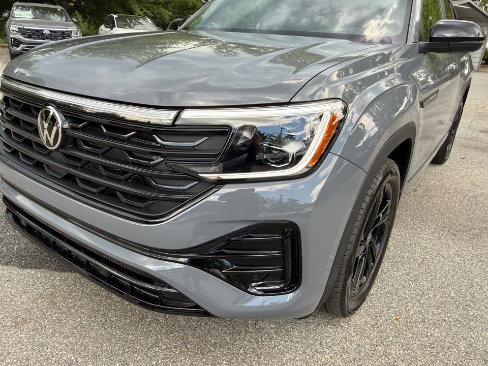 2026 Volkswagen Atlas Cross Sport SEL R-Line Black