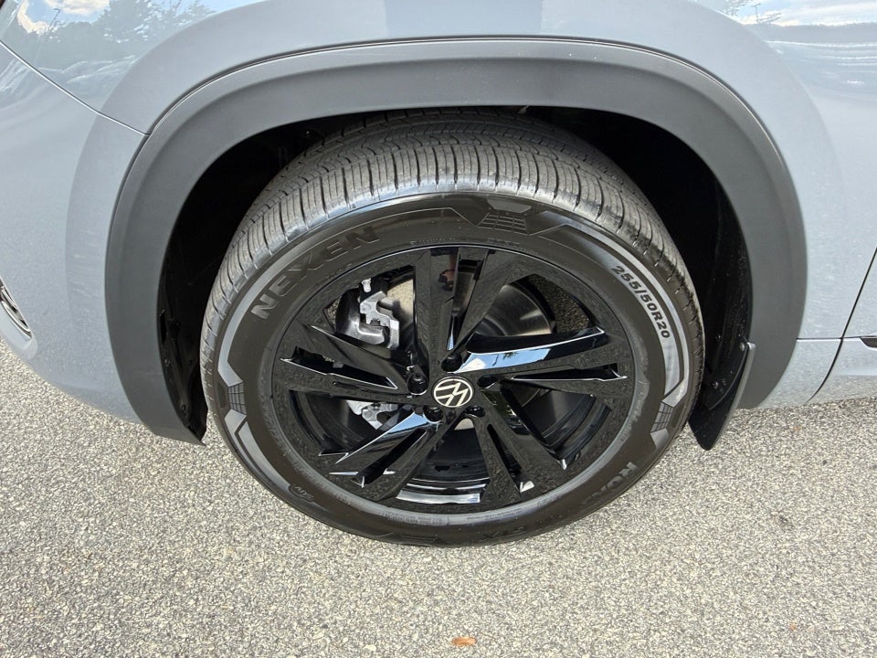 2026 Volkswagen Atlas Cross Sport SEL R-Line Black