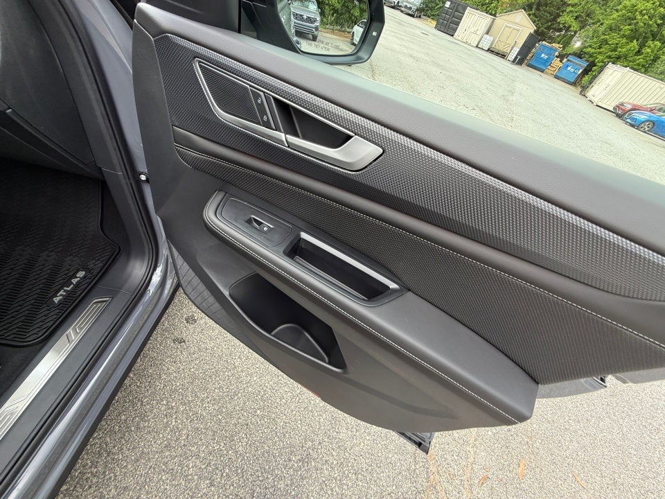 2026 Volkswagen Atlas Cross Sport SEL R-Line Black