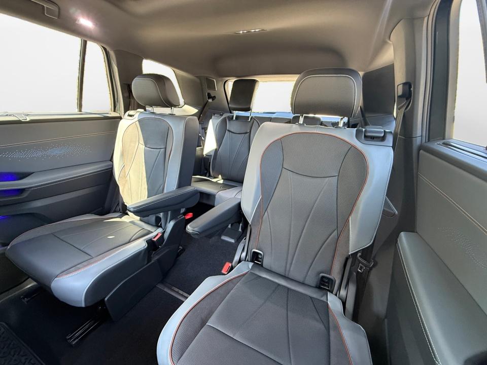 2027 Volkswagen Atlas SEL Premium R-Line