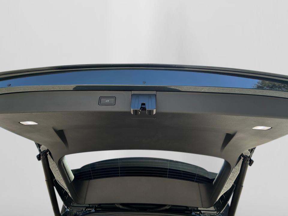 2027 Volkswagen Atlas SEL Premium R-Line