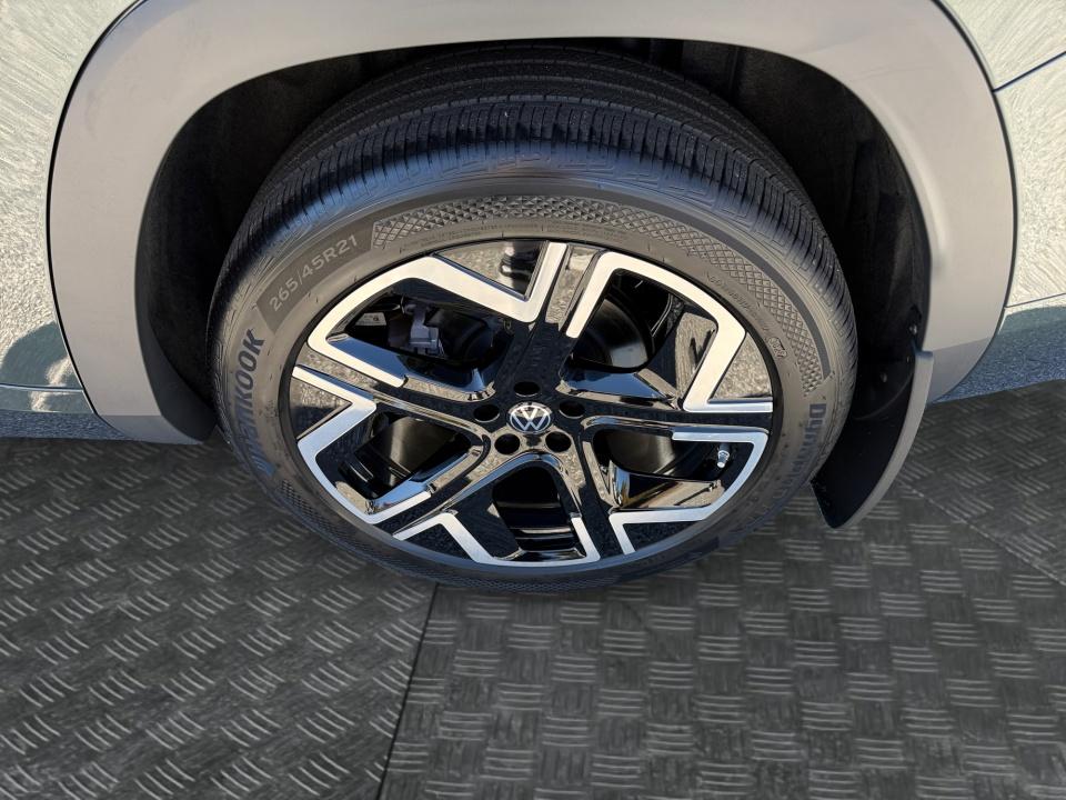 2027 Volkswagen Atlas SEL Premium R-Line