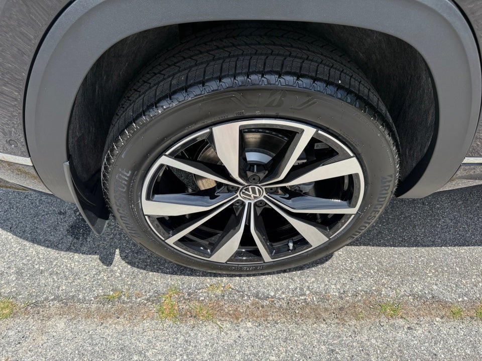 2026 Volkswagen Atlas Cross Sport SEL Premium R-Line