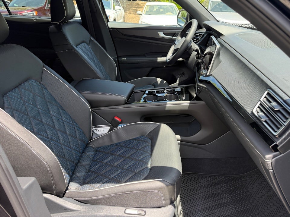 2026 Volkswagen Atlas Cross Sport SEL Premium R-Line