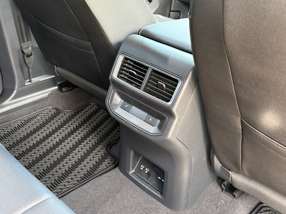 2026 Volkswagen Atlas Cross Sport SEL Premium R-Line