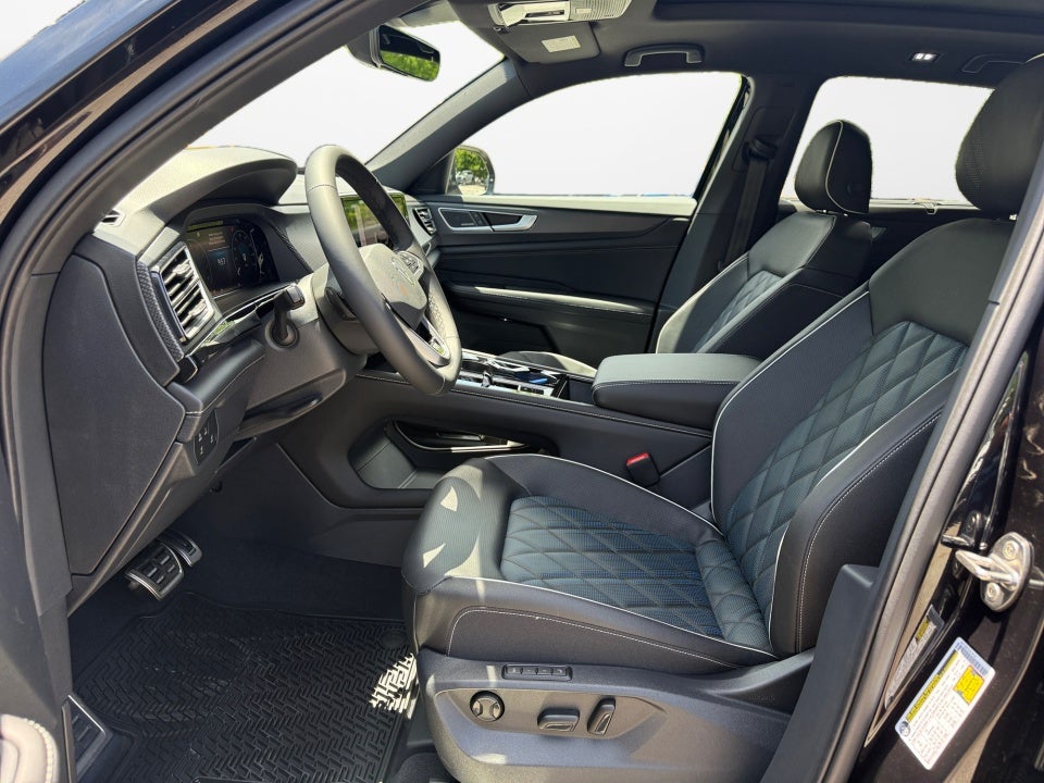 2026 Volkswagen Atlas Cross Sport SEL Premium R-Line