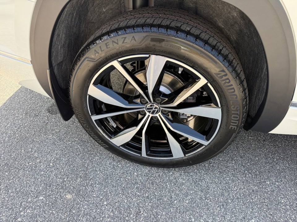 2026 Volkswagen Atlas SEL Premium R-Line