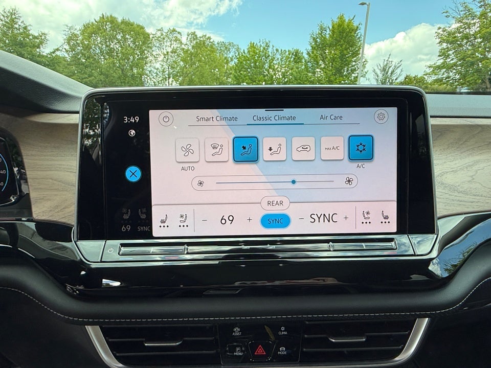 2026 Volkswagen Atlas SE with Technology