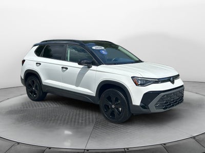 2026 Volkswagen Taos SE Black