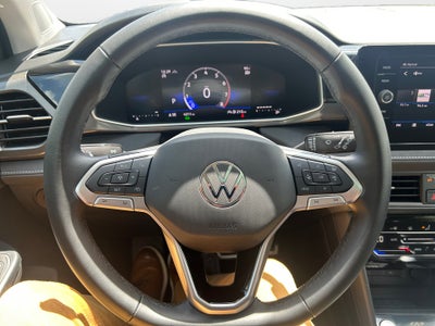 2026 Volkswagen Taos SE Black