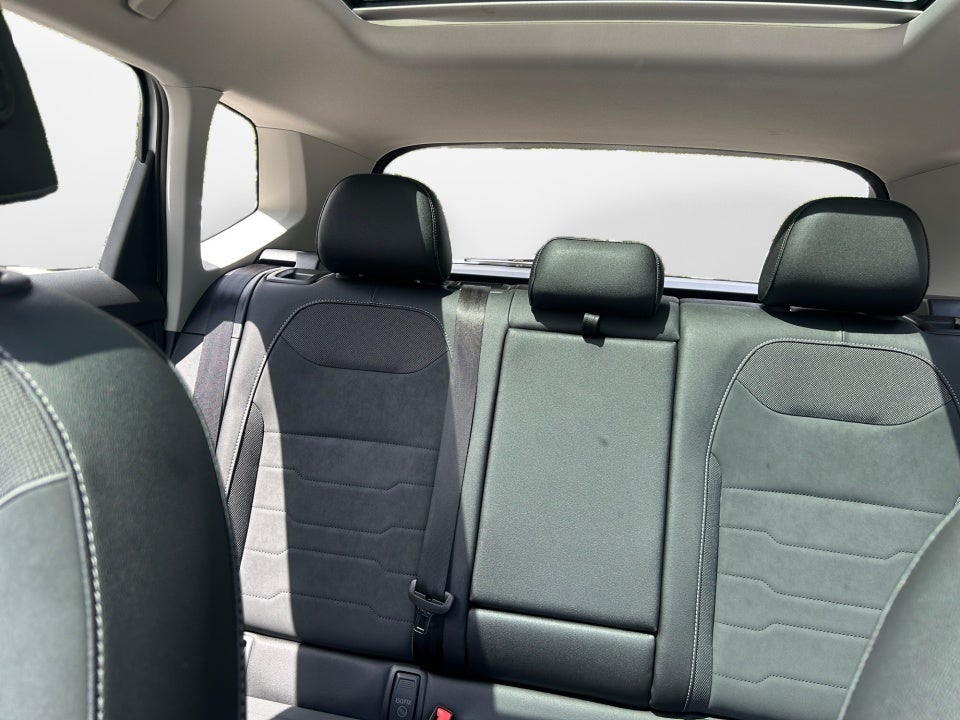 2026 Volkswagen Taos SE Black
