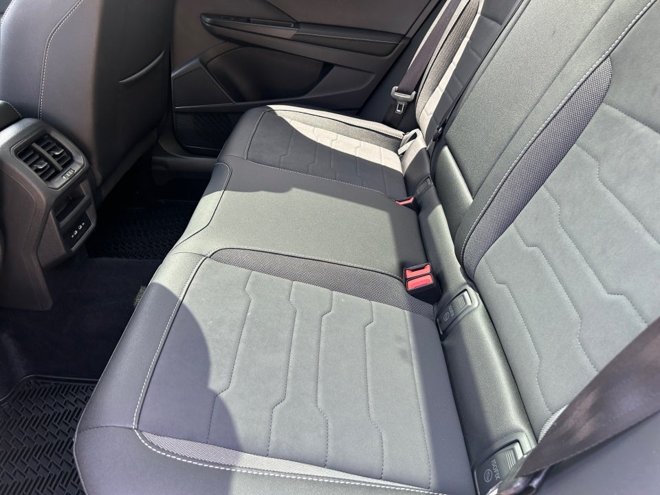 2026 Volkswagen Taos SE Black