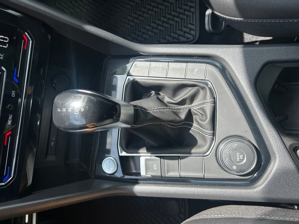 2026 Volkswagen Taos SE Black